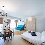 Royale Sundance 218 Infinity Pool & Mamaia Nord Apartment *