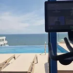 Royale Sundance 218 Infinity Pool & Mamaia Nord Apartment