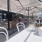 Royale Sundance 218 Infinity Pool & Mamaia Nord Apartment