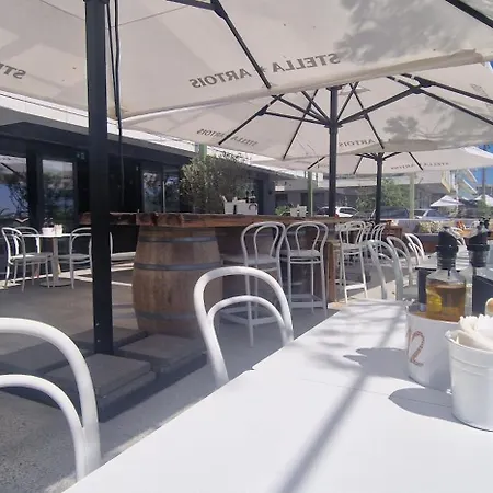 Royale Sundance 218 Infinity Pool & Mamaia Nord דירה