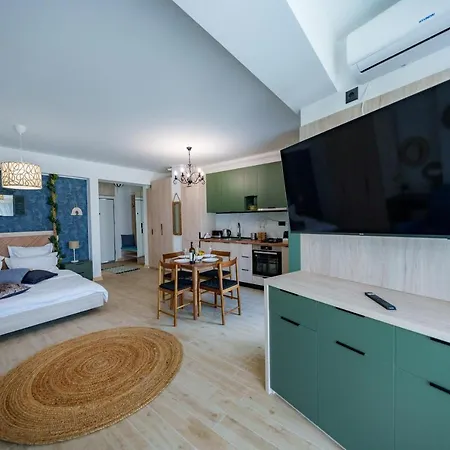 Royale Sundance 218 Infinity Pool & Mamaia Nord Apartment Navodari