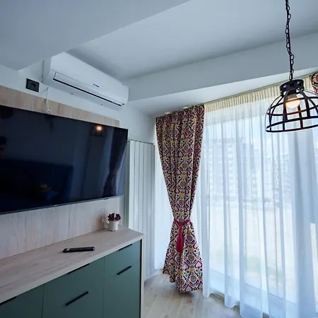 Royale Sundance 218 Infinity Pool & Mamaia Nord 那沃达利